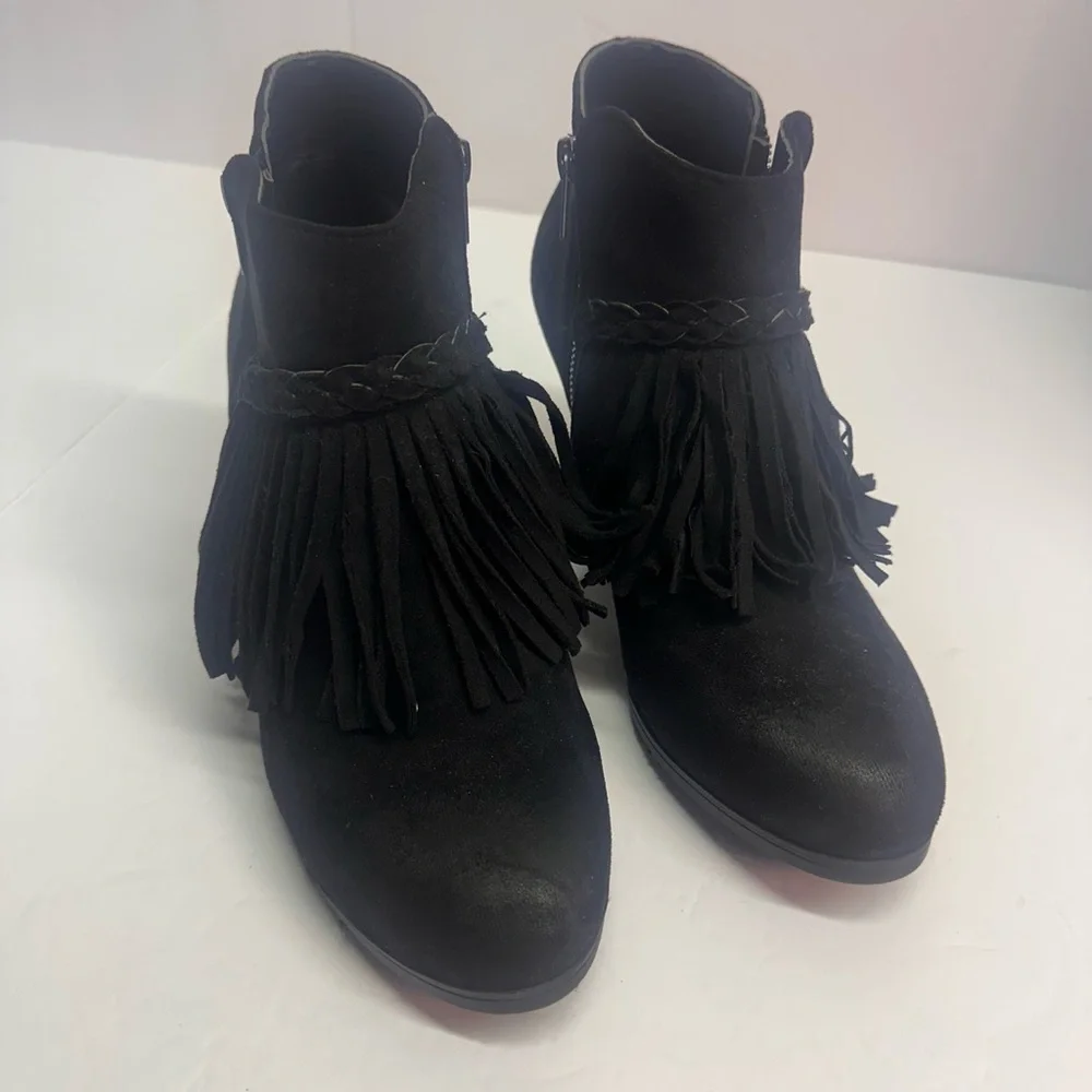 Pierre Dumas Black Fringe Ankle Booties size 10